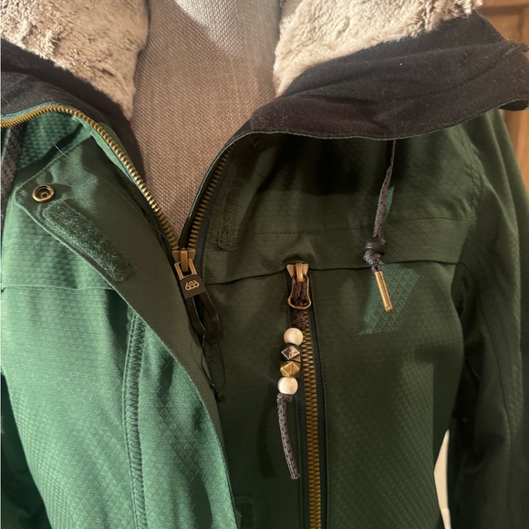 Winter snow jacket 686 spirit insulated - Picture 2 of 10